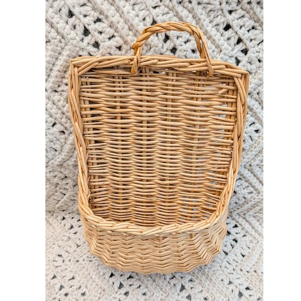 Vintage Woven Wicker Wall Hanging Basket Flat Back Rattan Pocket Farmhouse Decor
